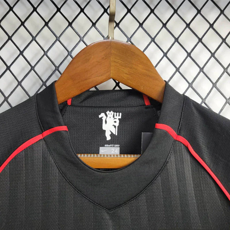 Manchester United 2007/2008 Black Jersey Kids Size