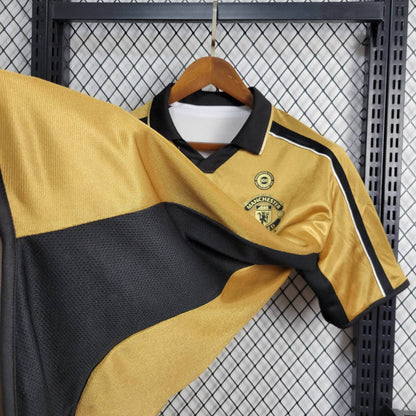 01/02 Manchester United Retro Away Jersey